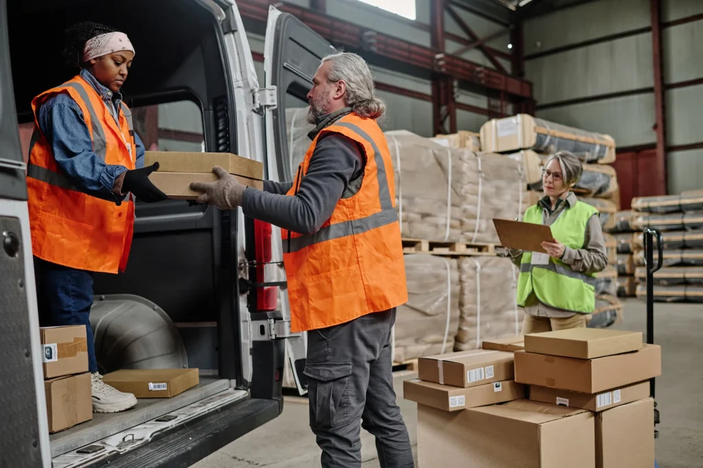 Distribution Services Toronto by Awan Cross Dock for outbound logistics and freight coordination